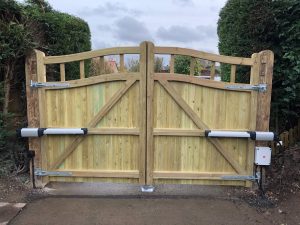 Double curved Chelsea softwood overground