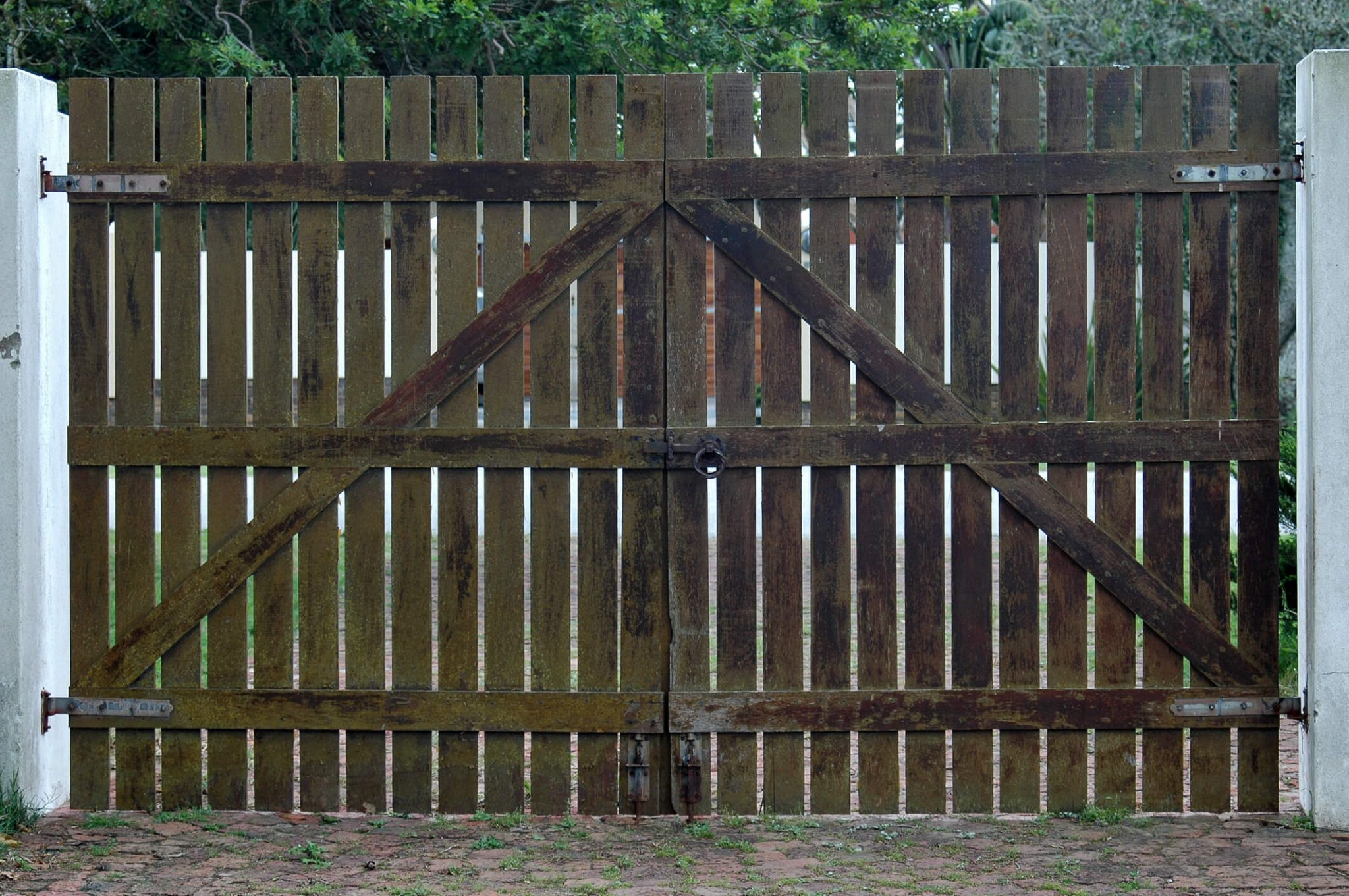 How Long Do Wooden Gates Last? Crocketts Gates